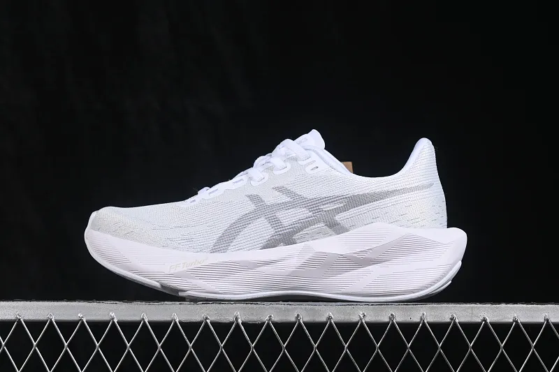 All categories Asics Asics series Asics Novablast 6 Asics Novablast 6 Asics retro breathable casual shoes cushioning men's wear-resistant running shoes 1012C008-100